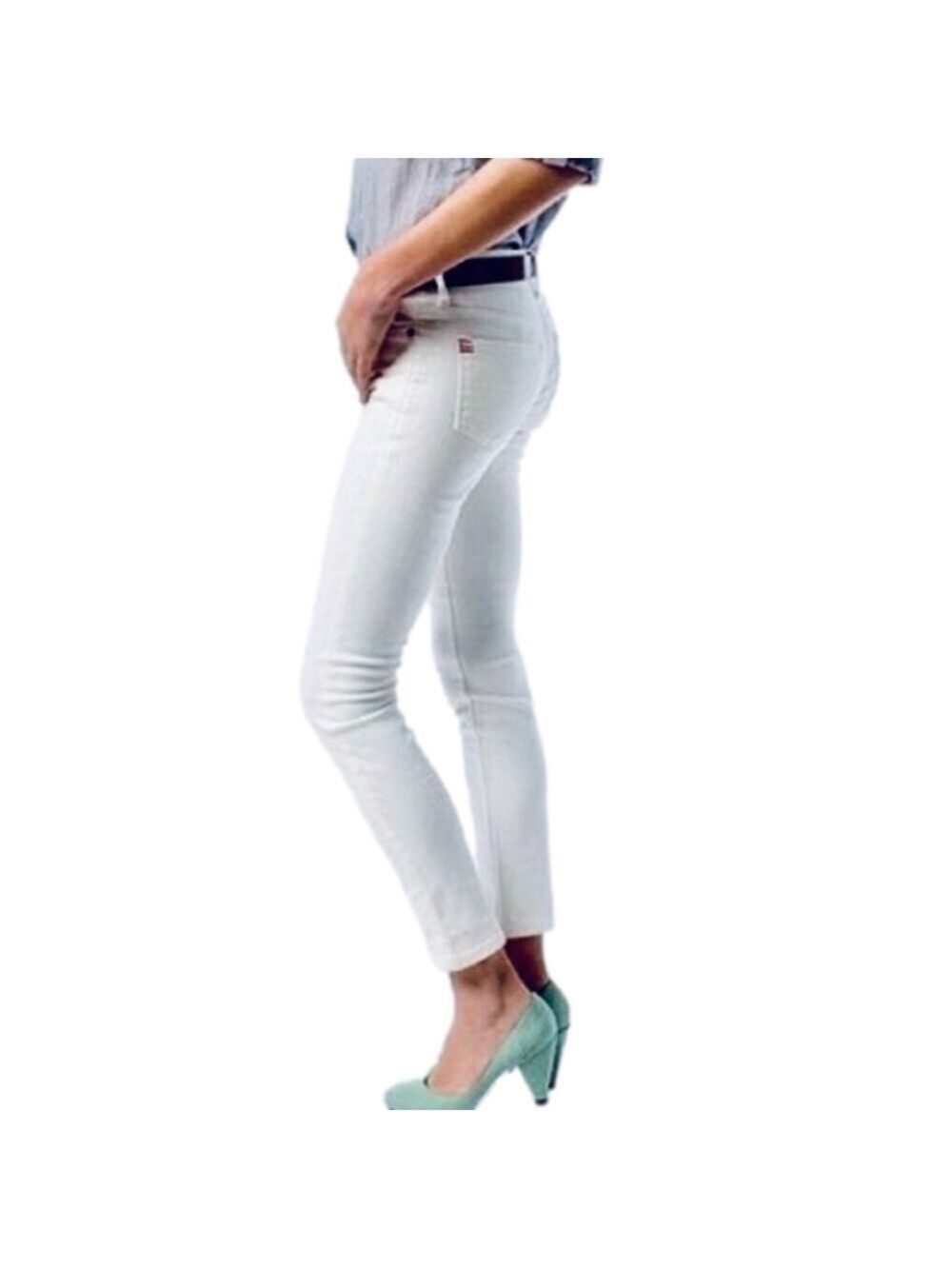 Urban Outfitters BDG White Mid-Rise Cigarette Ankle Jeans